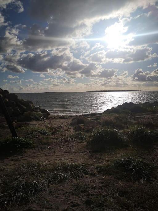 Attefallshus Naera Havet Norranaes วาร์แบร์ก ภายนอก รูปภาพ